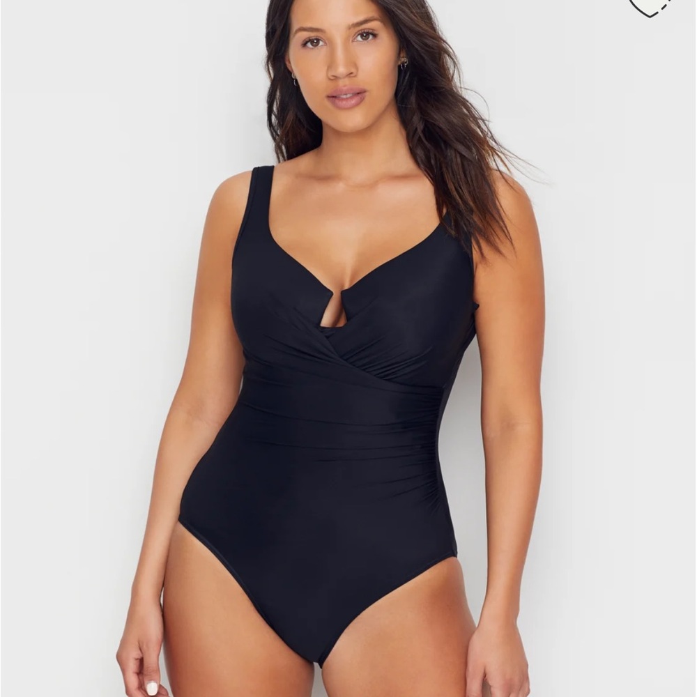 MIRACLESUIT Must Haves Escape Underwire One-Piece black swimsuit ladies size 10‎